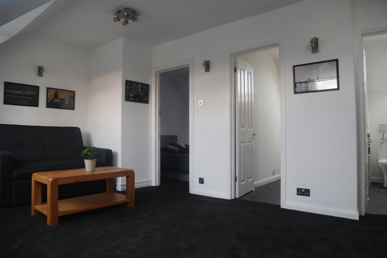 One-Bedroom Flat In Cheam Village Exterior foto